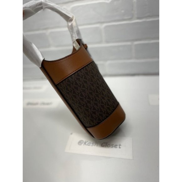 Michael Kors Wine Bottle Holder With Stripe Brown Multi - Picture 3 of 7
